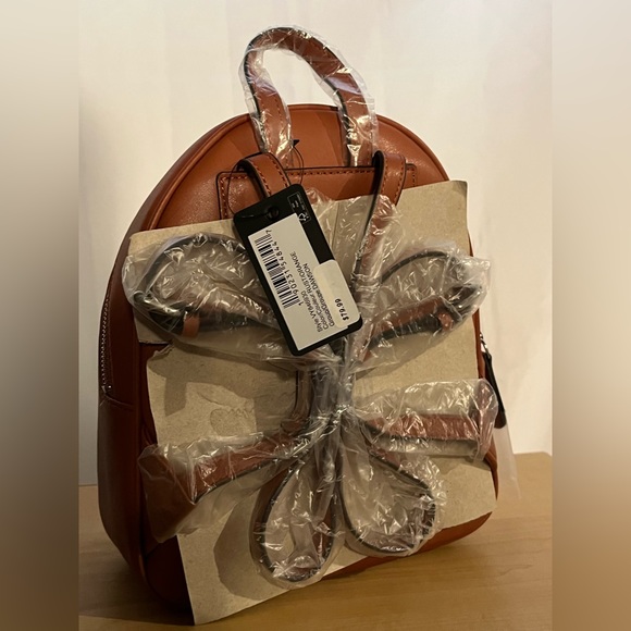 Authentic Brandnew Guess Backpack - Picture 2 of 2